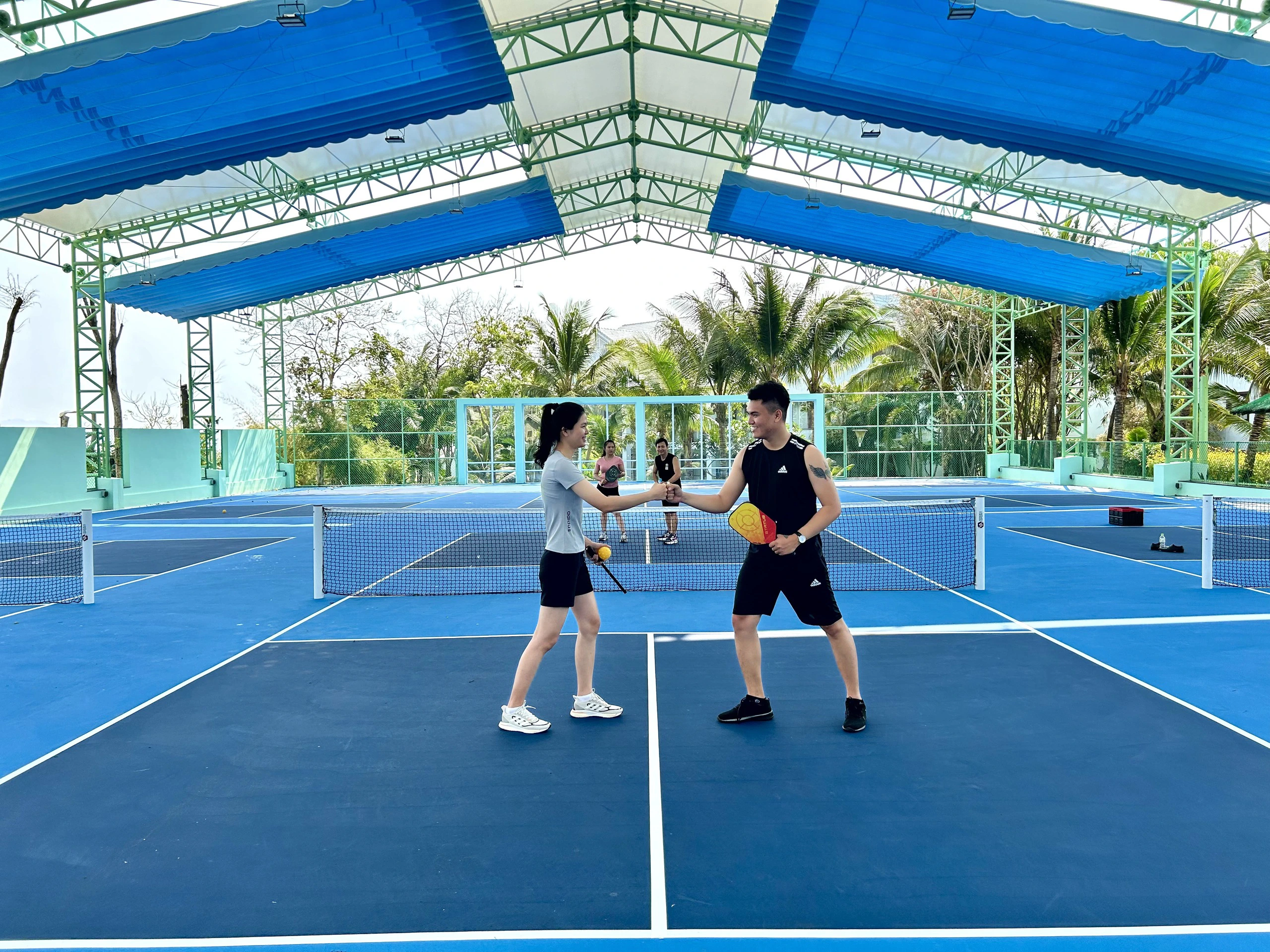 Pickleball là môn thể thao mà mọi người từ trẻ nhỏ đến người già đều có thể tham gia