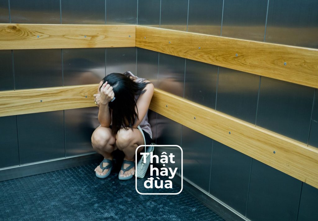 Claustrophobia gây ra cảm giác mãnh liệt ở cả thể chất lẫn tâm lý