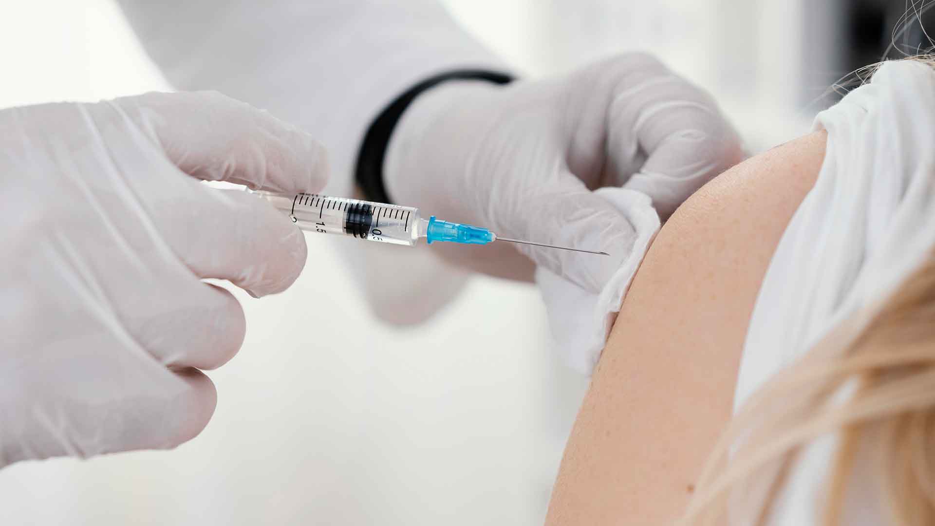 tiêm vaccine ngừa viêm màng não mô cầu