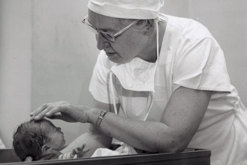 Virginia Apgar – Bác sĩ cứu sống hàng triệu trẻ sơ sinh