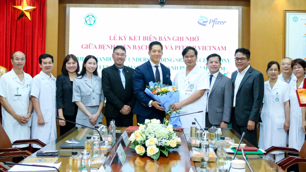 pfizer-viet-nam-benh-vien-bach-mai